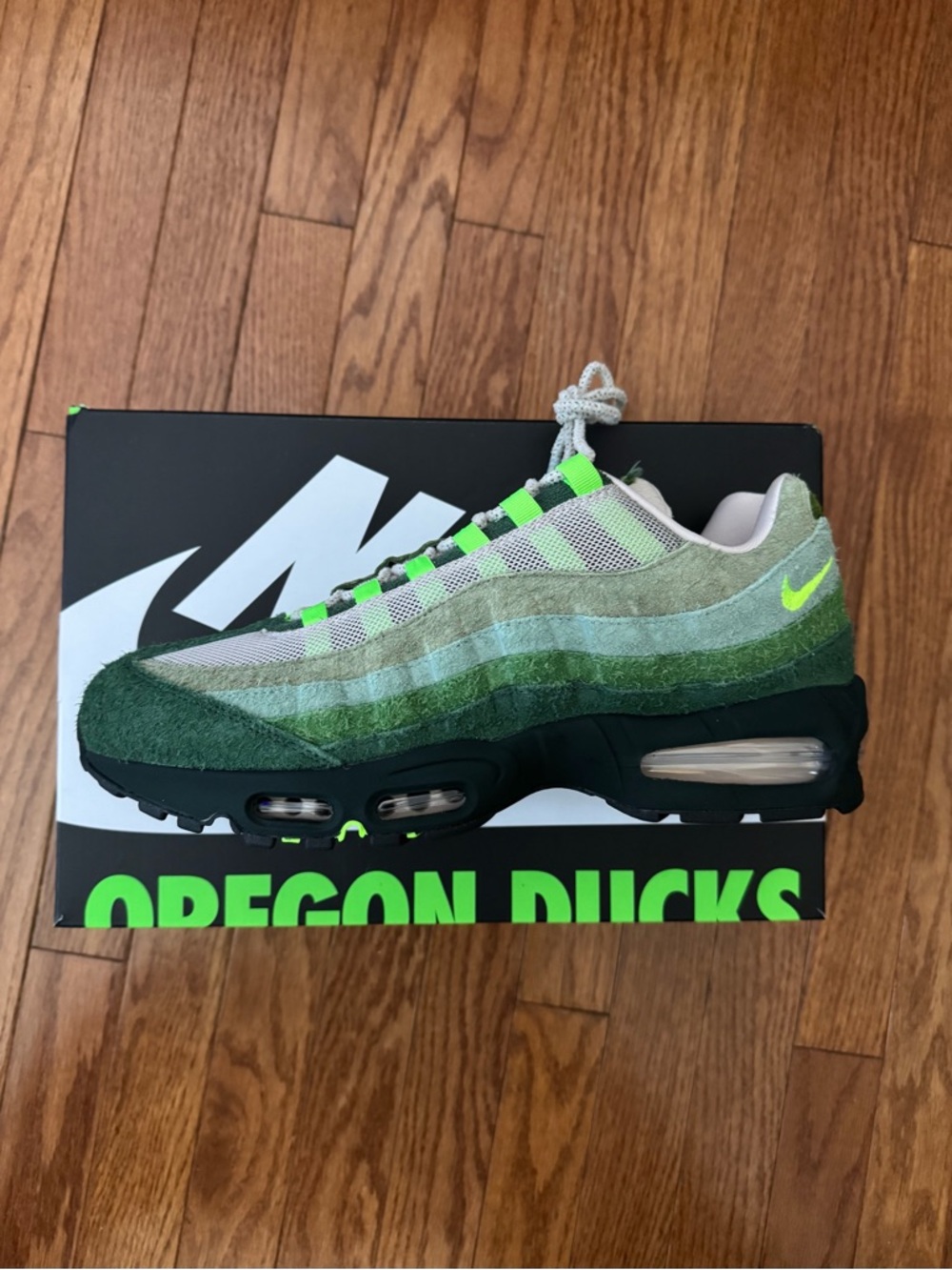 Nike Air Max 95 Oregon Green and Neon Accent Sneaker - Picture 2 of 5